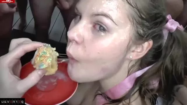 Девушка ест банан (54 фото) - Порно фото голых девушек
